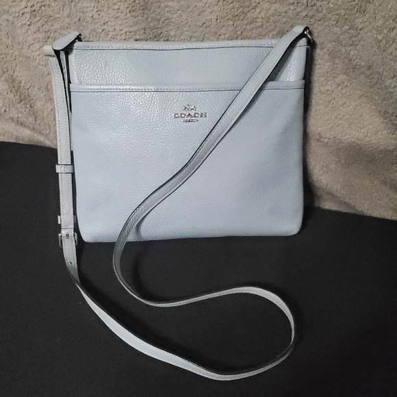 Coach Blue Leather Crossbody Bag Peeble Leather F28035 Excellent condition ❤️🧡 - Picture 1 of 11